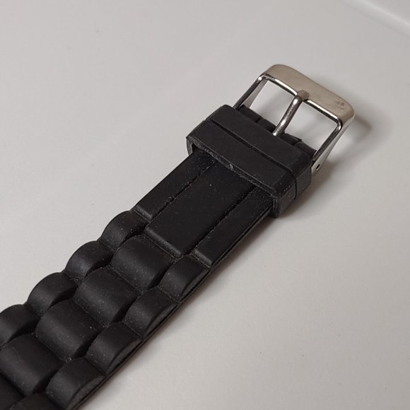 Zebra Striped Geneva Watch With Rubber Black Band - Picture 4 of 12